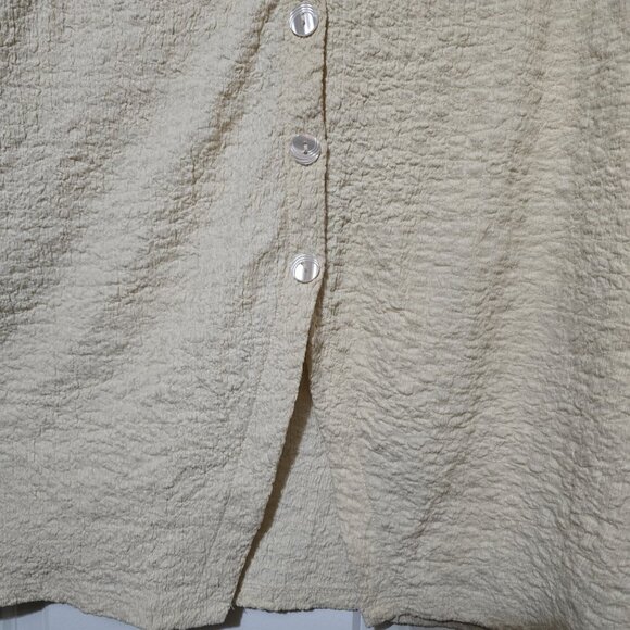 New York & Company Women's Cream Scrunched Detail Button-Up Top Size 1X - Picture 5 of 8